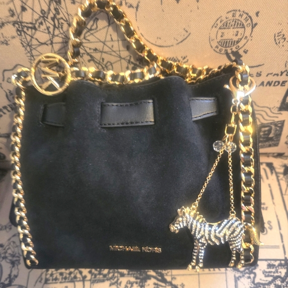 Meet your Posher, Cheri - Picture 4 of 16